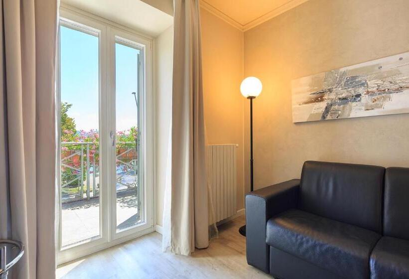 Suite with lake view, Casa Alle Colonne By Hotel Ancora