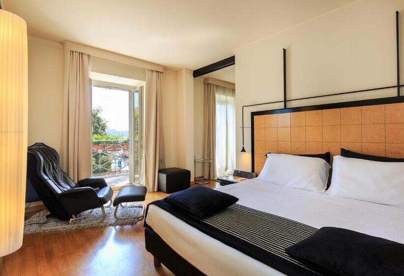 Suite with lake view, Casa Alle Colonne By Hotel Ancora