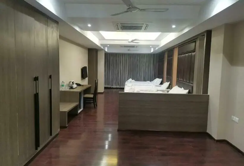 デラックスファミリールーム, Ratnapriya Hotel And Resort
