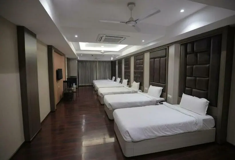 デラックスファミリールーム, Ratnapriya Hotel And Resort