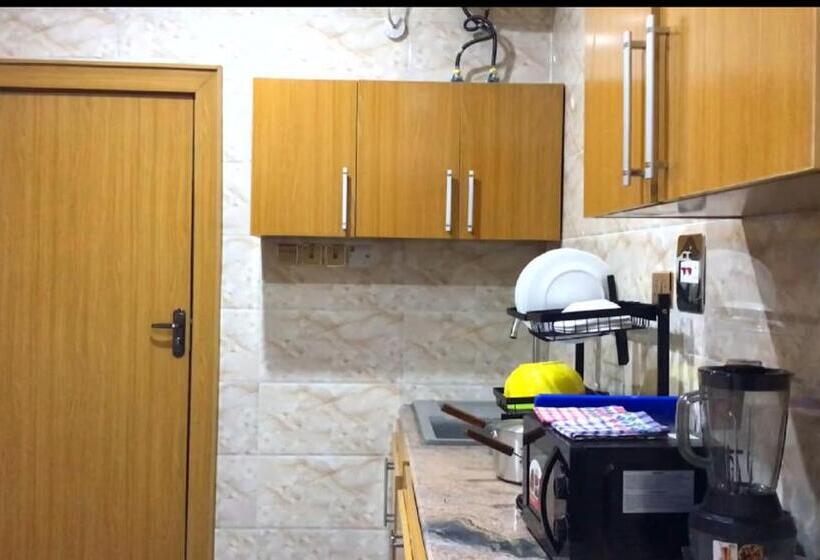 سوئیت پرزیدنت, Villa Hilton Hotels