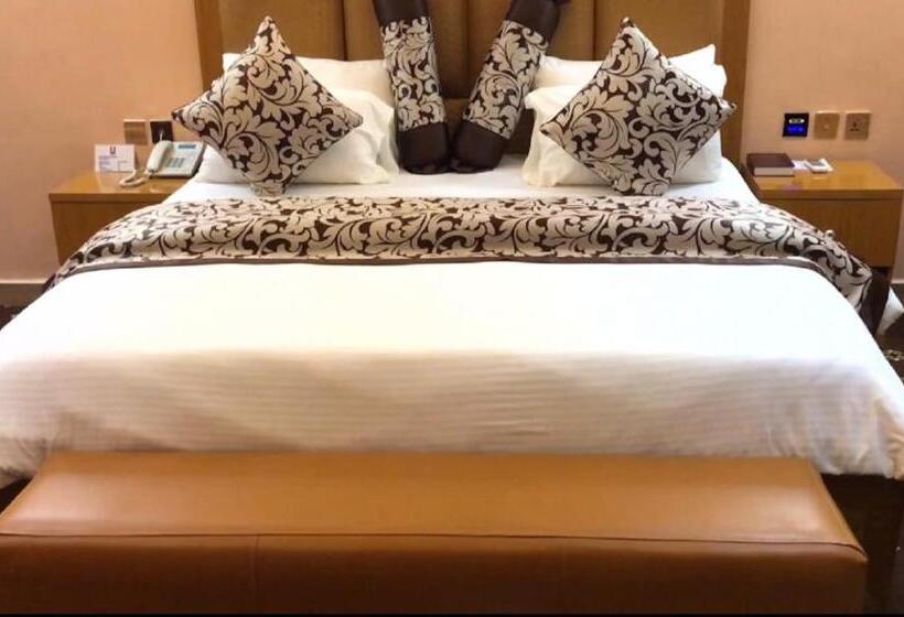 سوئیت پرزیدنت, Villa Hilton Hotels