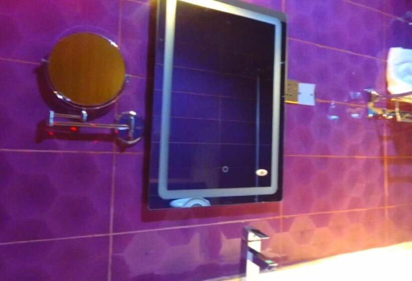 سوئیت پرزیدنت, Villa Hilton Hotels