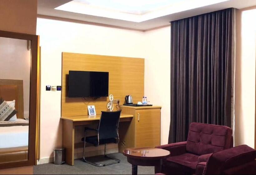 سوئیت پرزیدنت, Villa Hilton Hotels