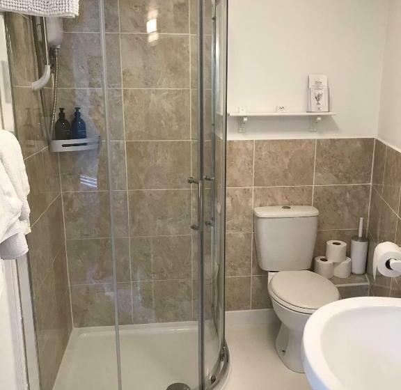 스탠다드 룸, Cornerways