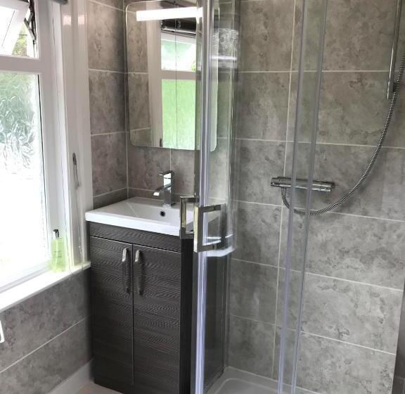 스탠다드 룸, Cornerways