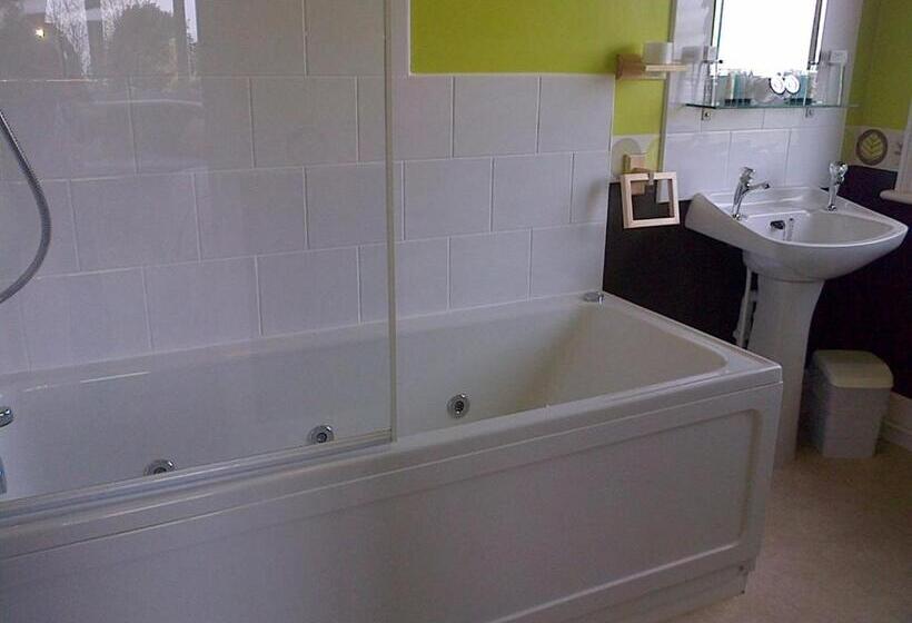 수피리어 룸, Cornerways