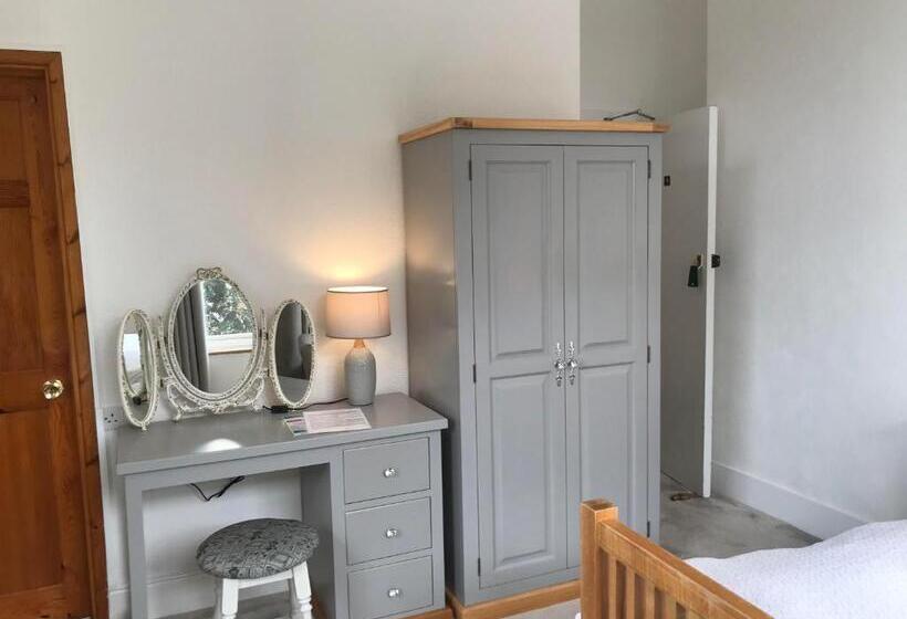 수피리어 룸, Cornerways