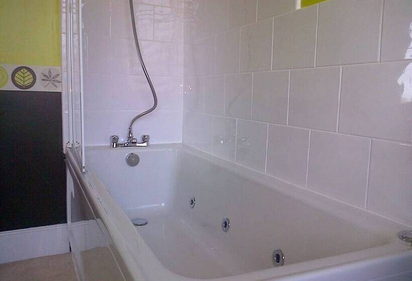 수피리어 룸, Cornerways