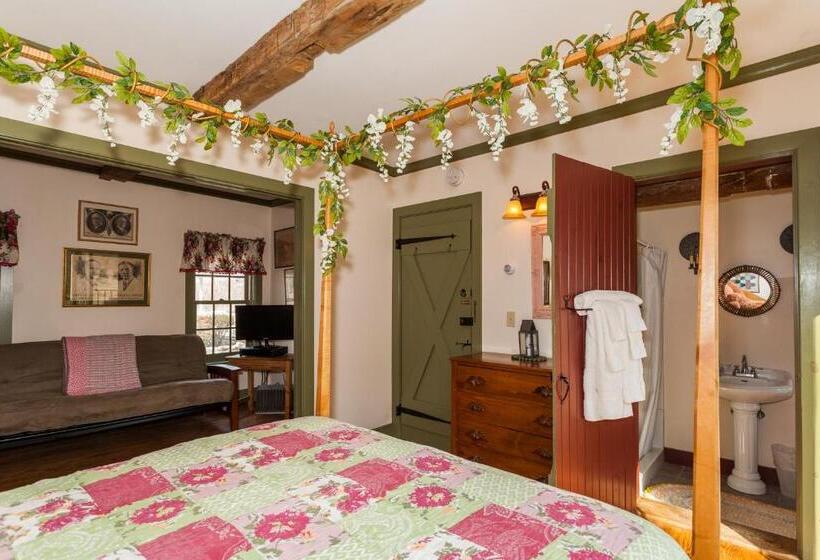 جناح, Inn At Buck Hollow Farm