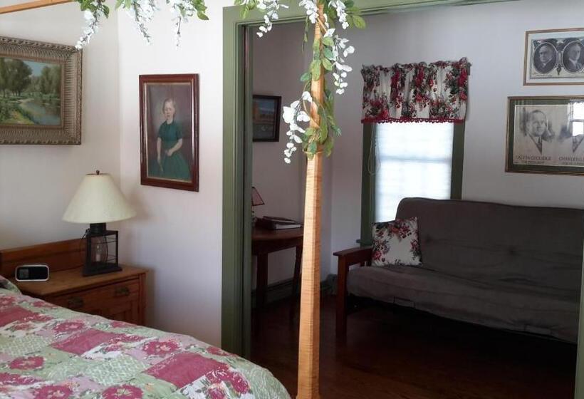 جناح, Inn At Buck Hollow Farm