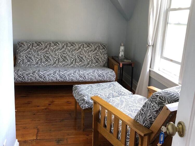 Семейный Четырехместный Номер, Lucy's Place
