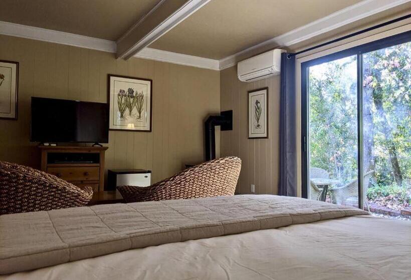 스탠다드 룸 킹사이즈 침대, Mine And Farm, The Inn At Guerneville, Ca