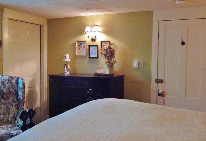 带大床的标准间, The Maples At Warner