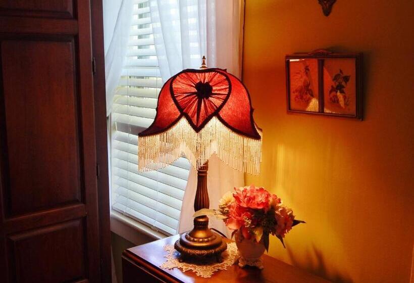 带大床的标准间, The Maples At Warner