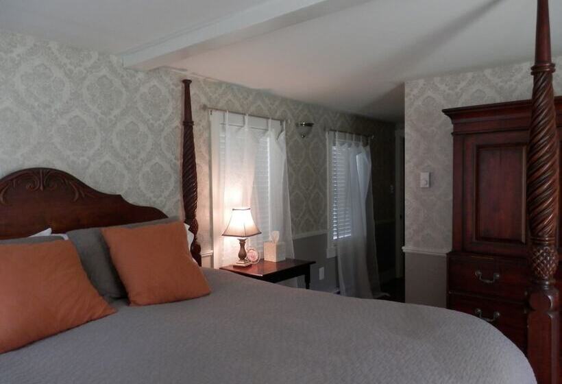 标准间, The Maples At Warner