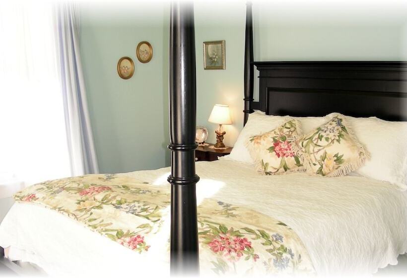 标准间, The Maples At Warner