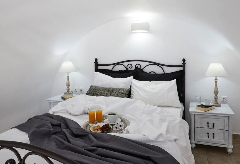 Superior Room, Golden East