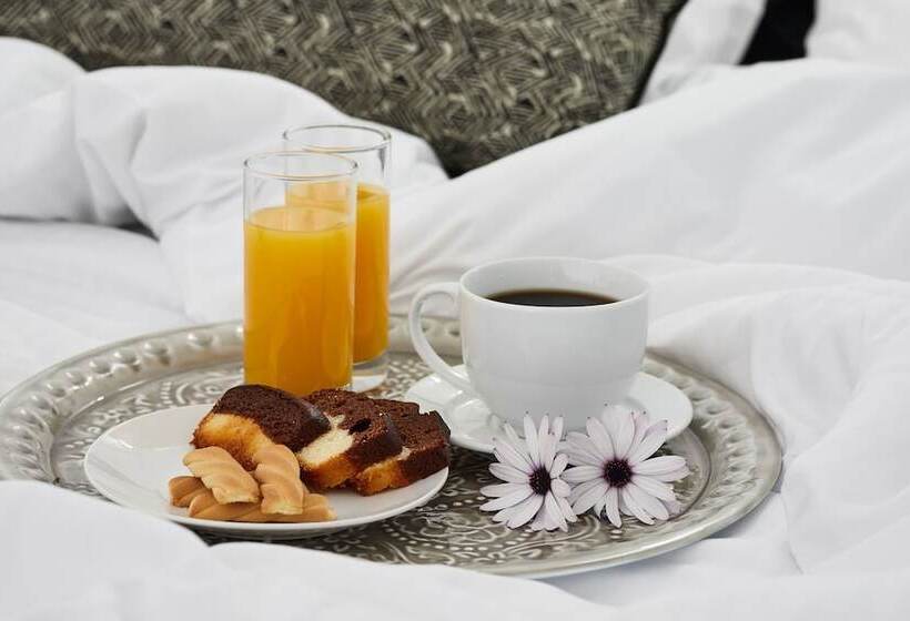 Superior Room, Golden East