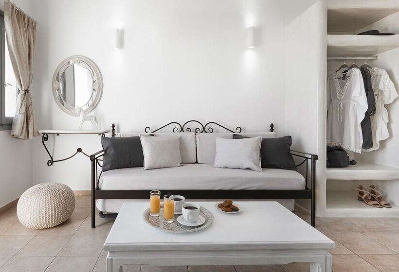 Family Room, Golden East