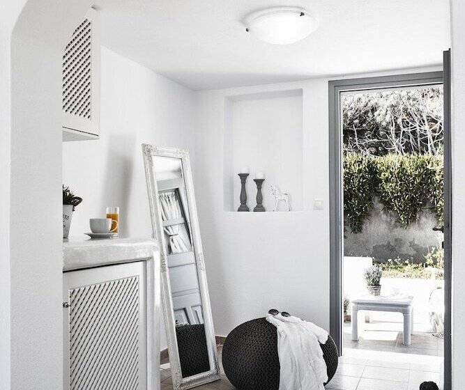 Family Room, Golden East