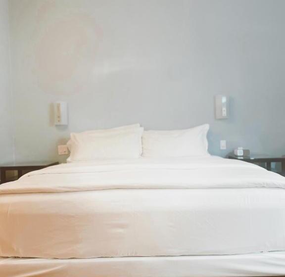 غرفة قياسية سرير كينج, Pacific Blue Inn