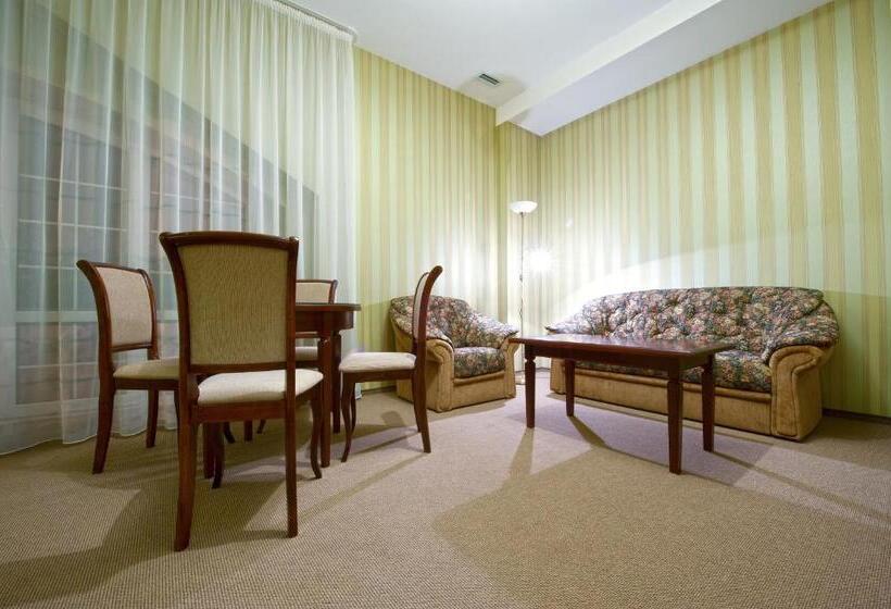 اتاق لوکس, Panska Gora