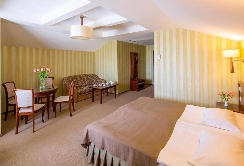 اتاق لوکس, Panska Gora