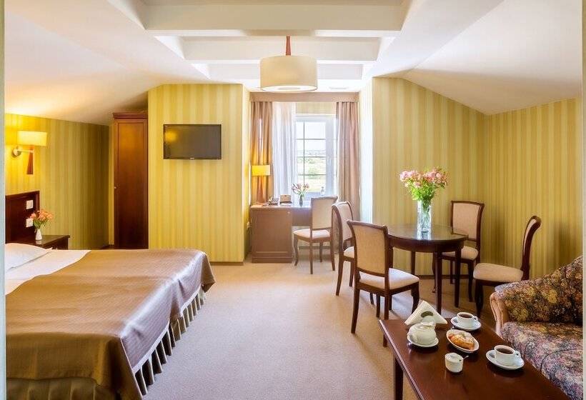 اتاق لوکس, Panska Gora