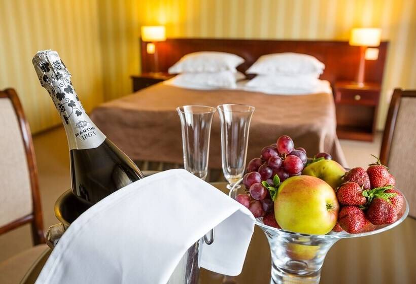 اتاق لوکس, Panska Gora