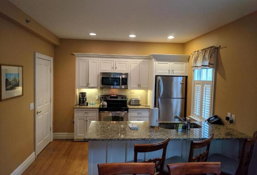 ３ベッドルームアパートメント, Pelham Court