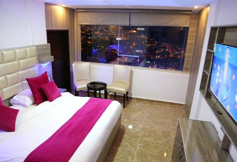 اتاق لوکس, Petra Sella