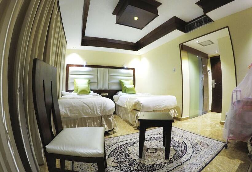 اتاق لوکس, Petra Sella