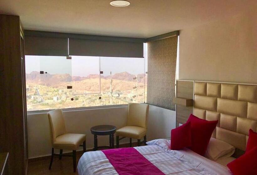 اتاق لوکس با تخت بزرگ, Petra Sella