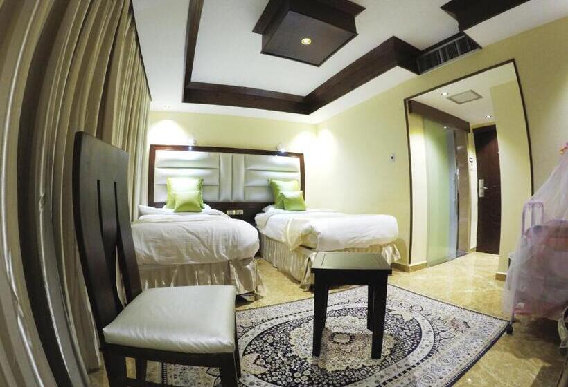 اتاق لوکس, Petra Sella