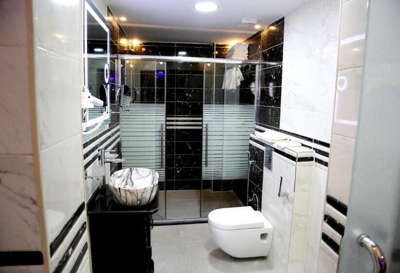 اتاق لوکس سه تخته, Petra Sella