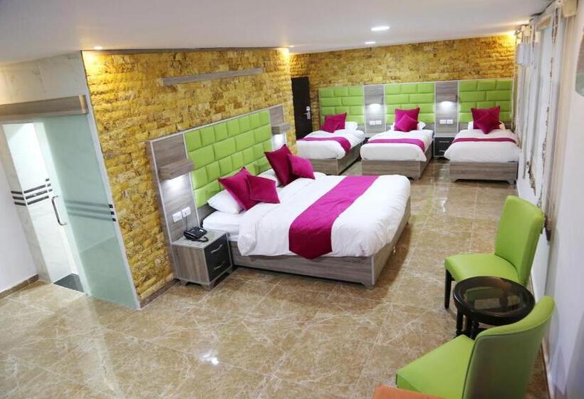 اتاق لوکس سه تخته, Petra Sella