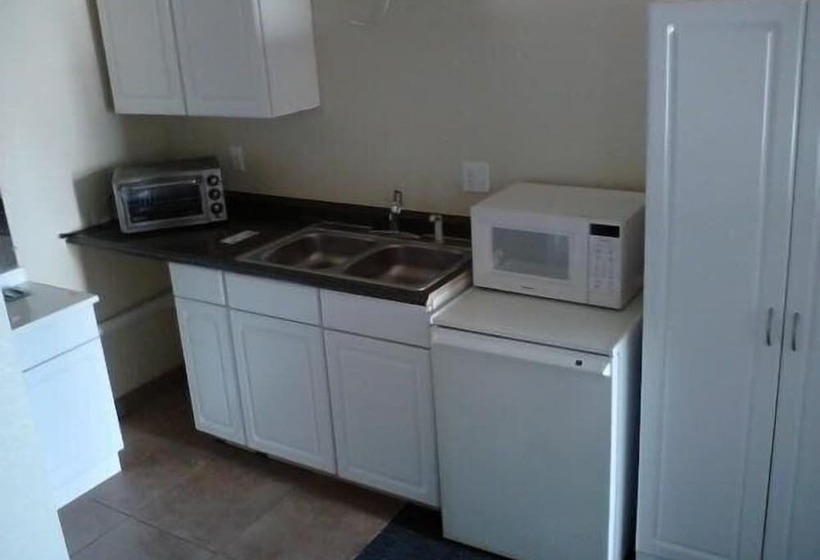 سوییت, Royal Inn