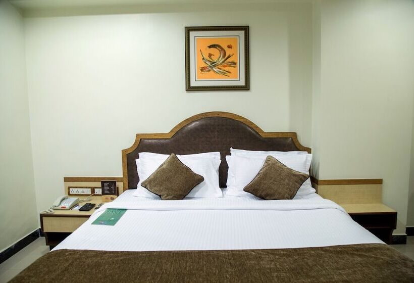 غرفة ديلوكس, Tip Top Plaza