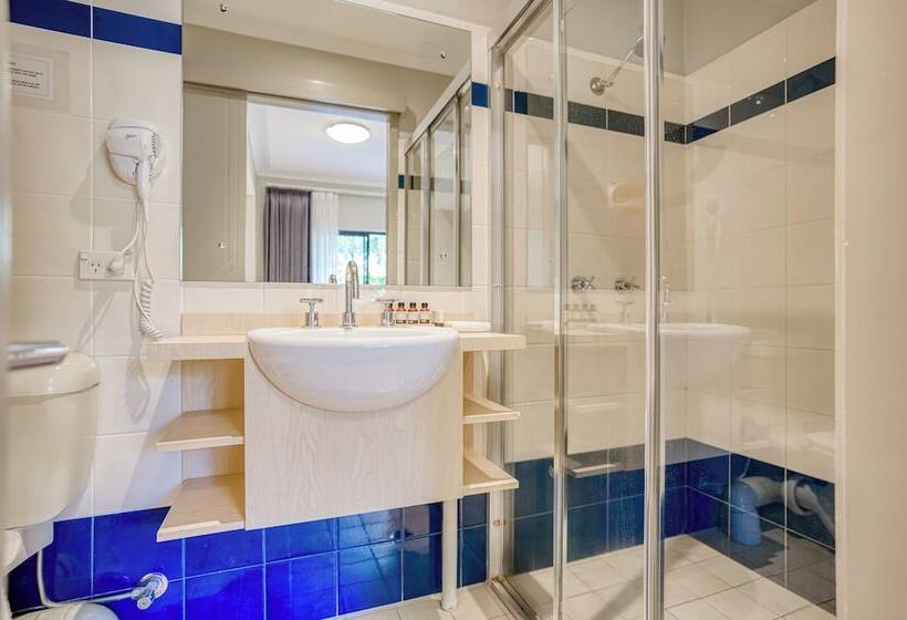 이코노미 룸, Il Mondo Boutique