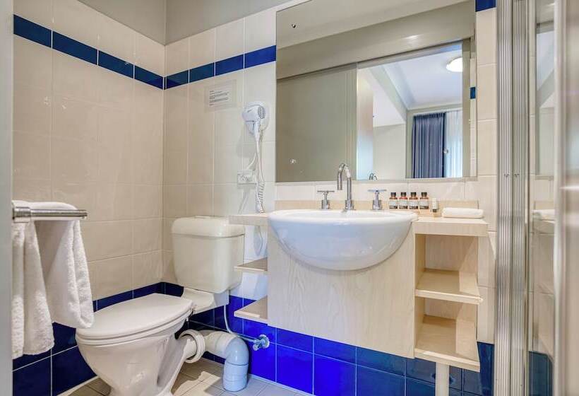 이코노미 룸, Il Mondo Boutique