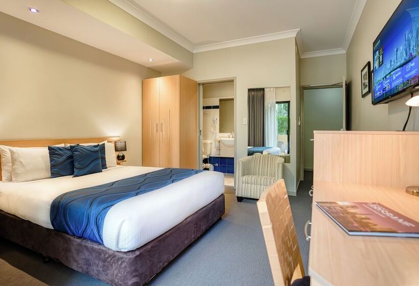 이코노미 룸, Il Mondo Boutique