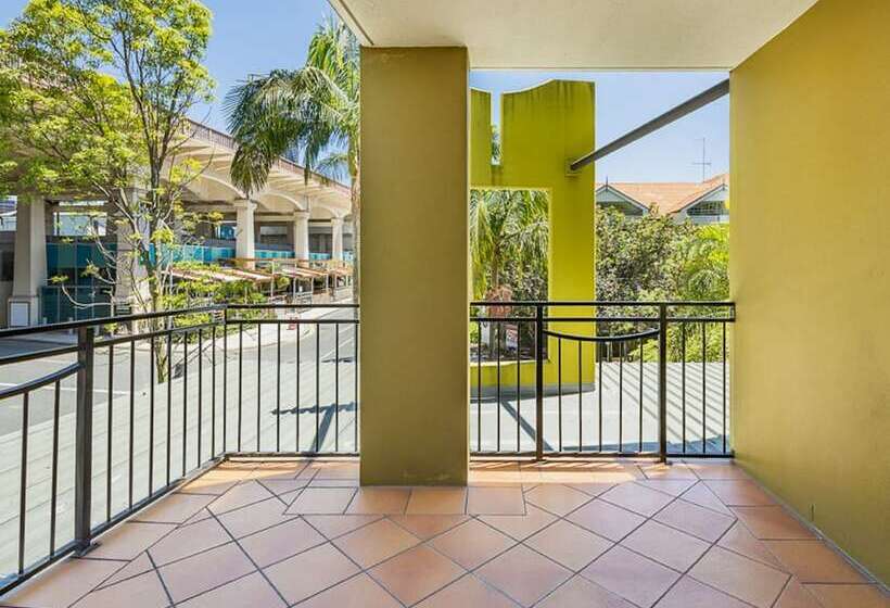 스탠다드 스튜디오, Il Mondo Boutique