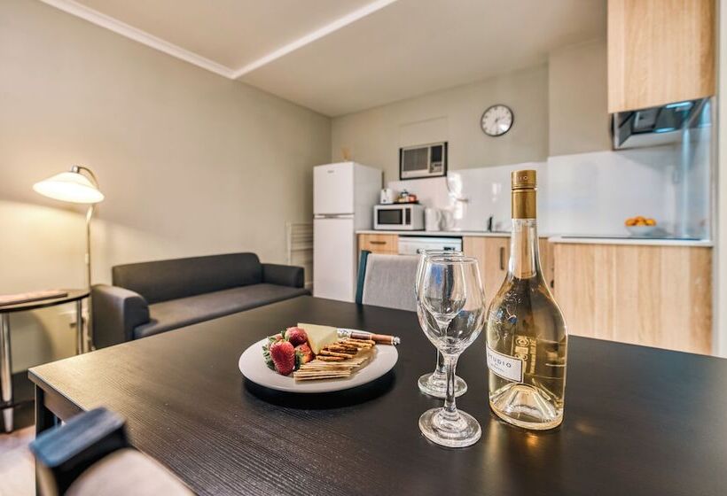 스탠다드 스튜디오, Il Mondo Boutique