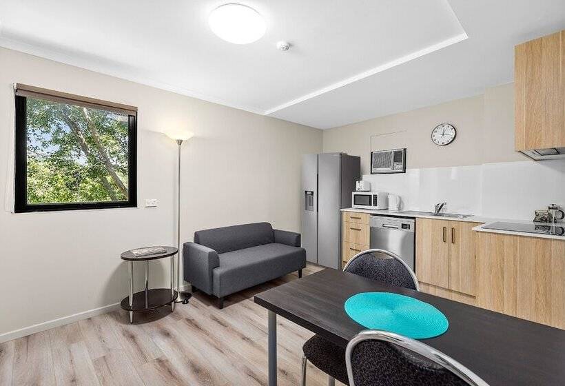 스탠다드 스튜디오, Il Mondo Boutique