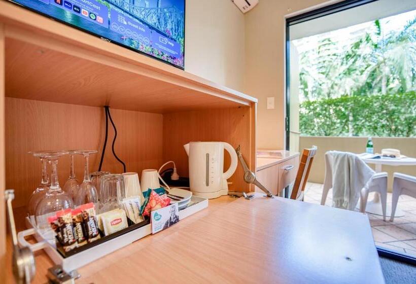 이코노미 룸, Il Mondo Boutique