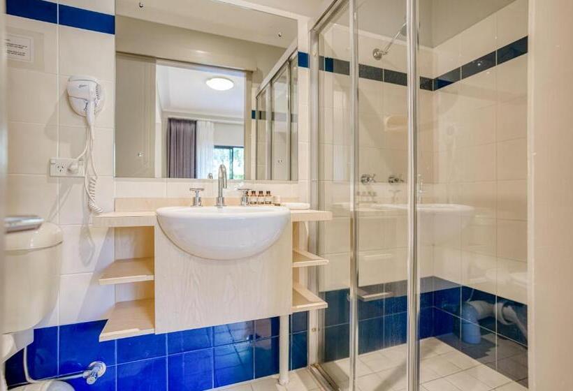 이코노미 룸, Il Mondo Boutique