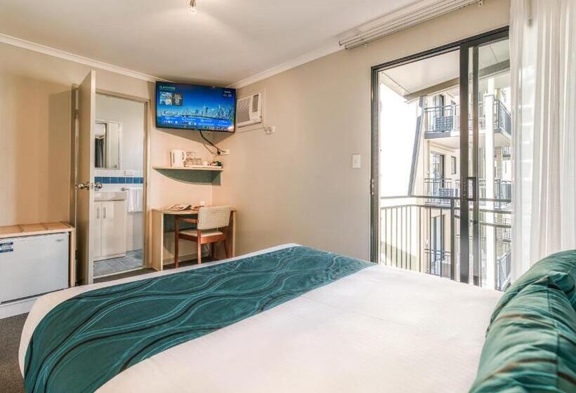 이코노미 룸, Il Mondo Boutique