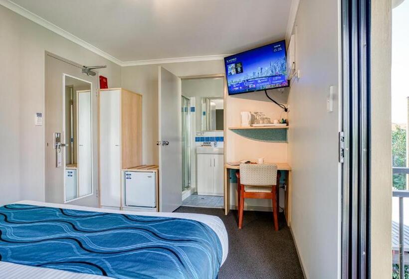 이코노미 룸, Il Mondo Boutique