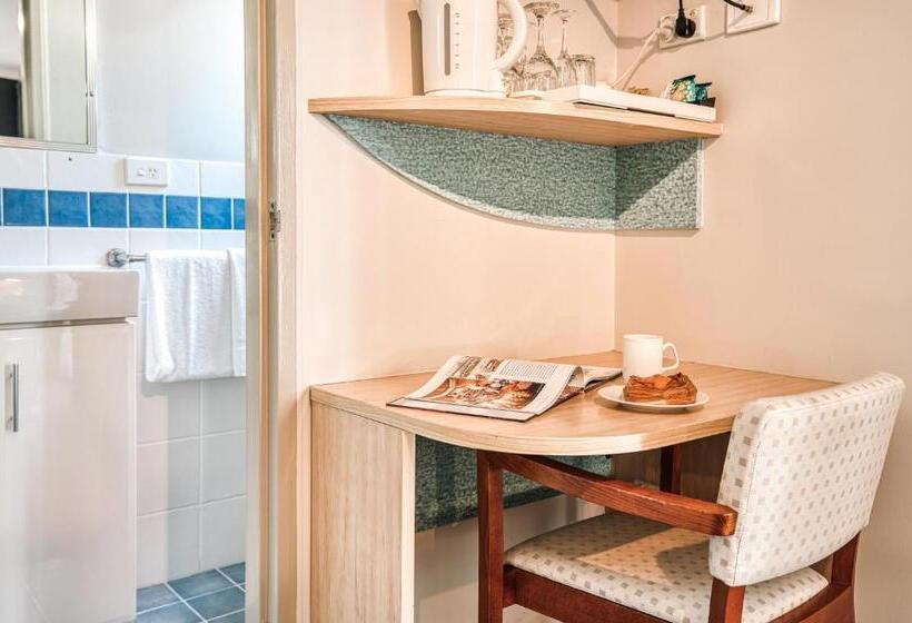 이코노미 룸, Il Mondo Boutique